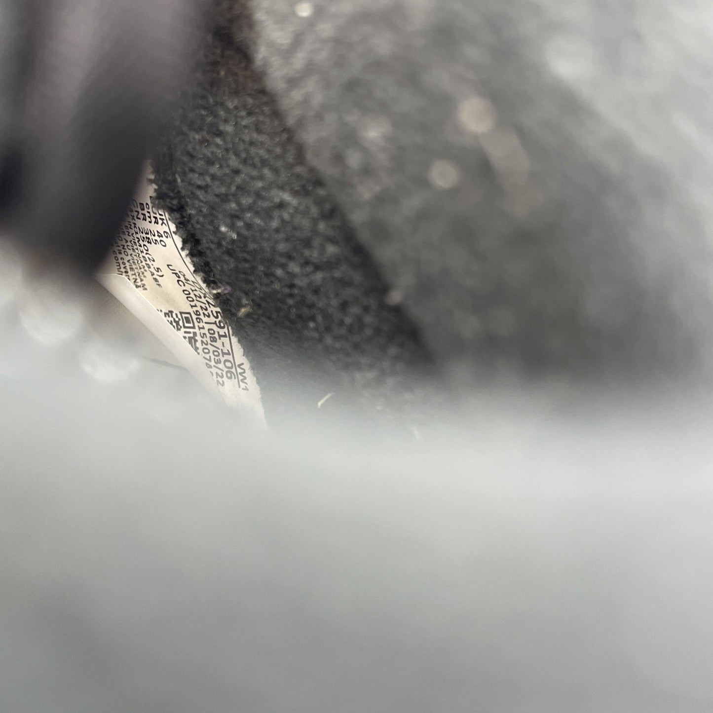 Size 7Y - Air Jordan 2 Retro Mid Chicago (DX2591-106)