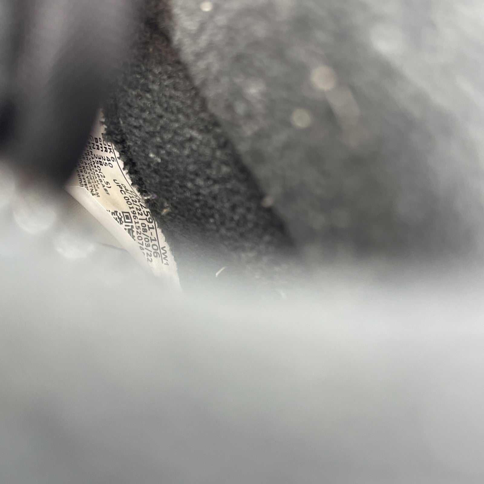 Size 7Y - Air Jordan 2 Retro Mid Chicago (DX2591-106)