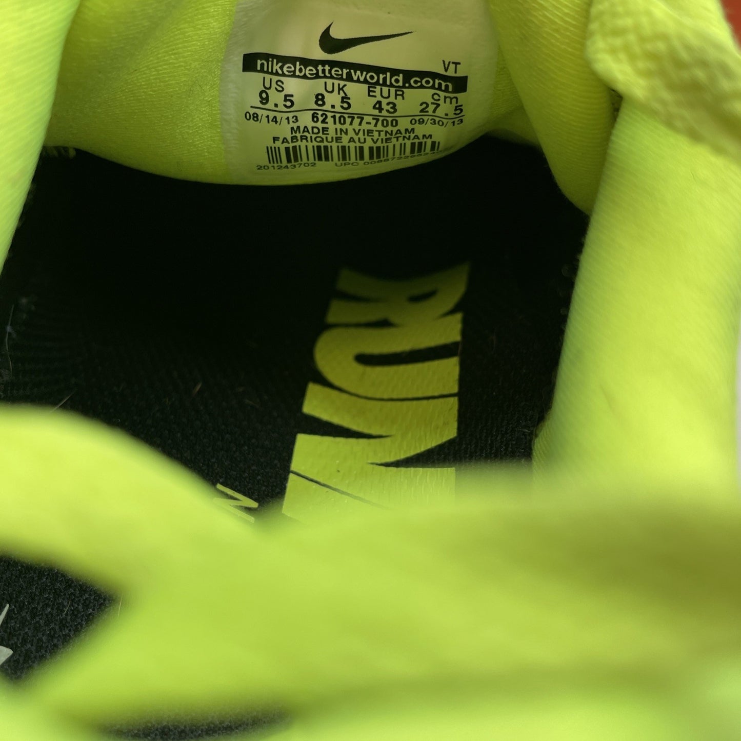 Size 9.5 - Nike Air Max 2014 Volt (621077-700)