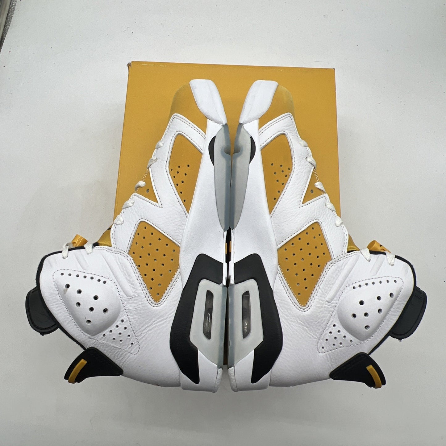 Size 9.5 - Air Jordan 6 Retro Yellow Ochre (CT8529-170)