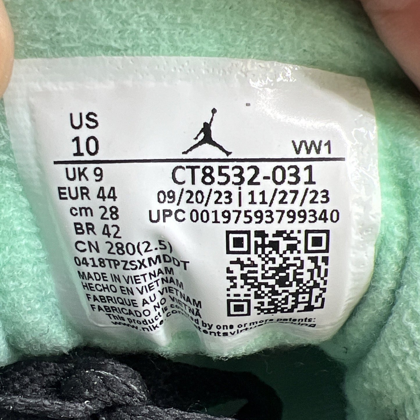 Size 10 - Air Jordan 3 Retro Green Glow (CT8532-031)