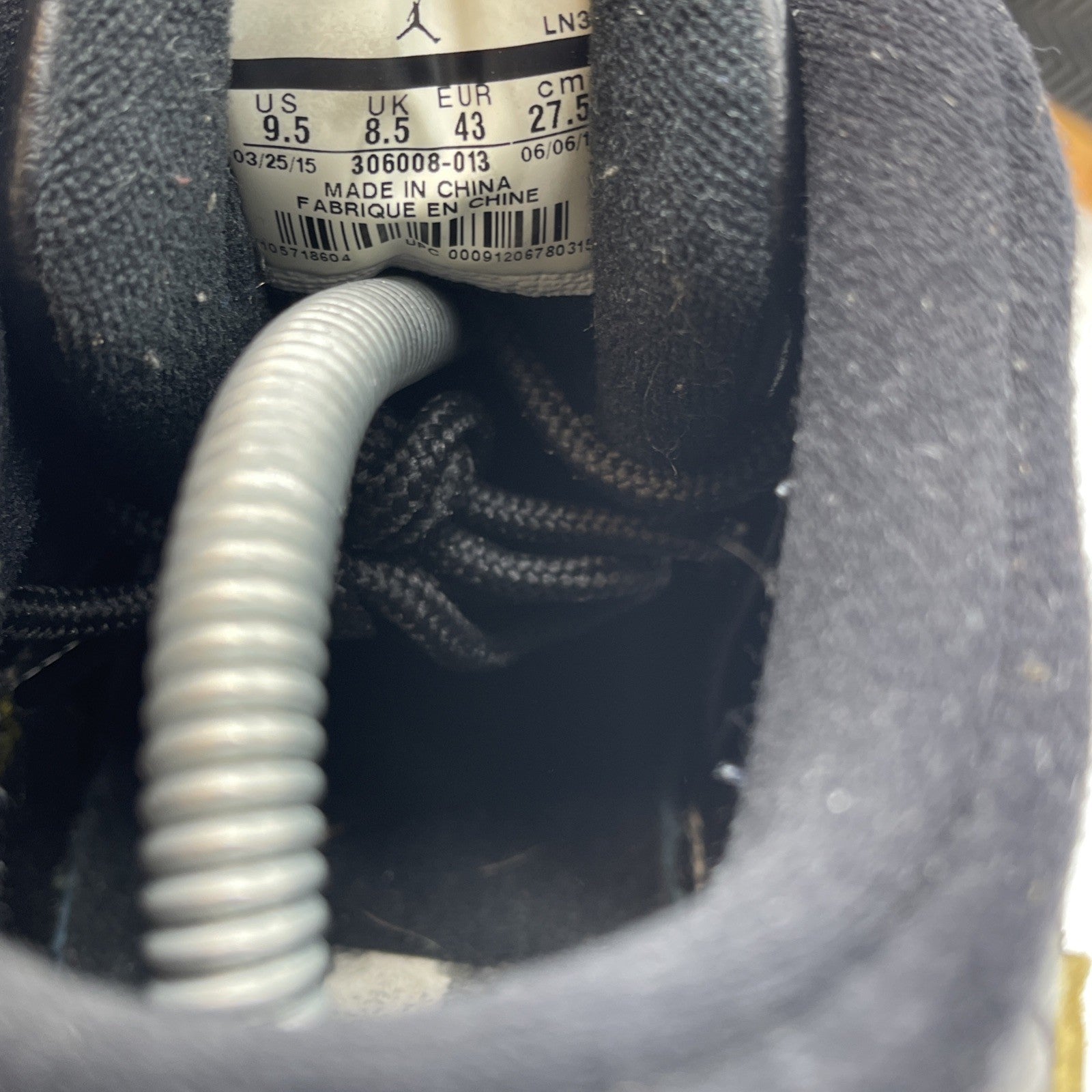 Size 9.5 - Air Jordan 11 IE Low Croc (306008-013)