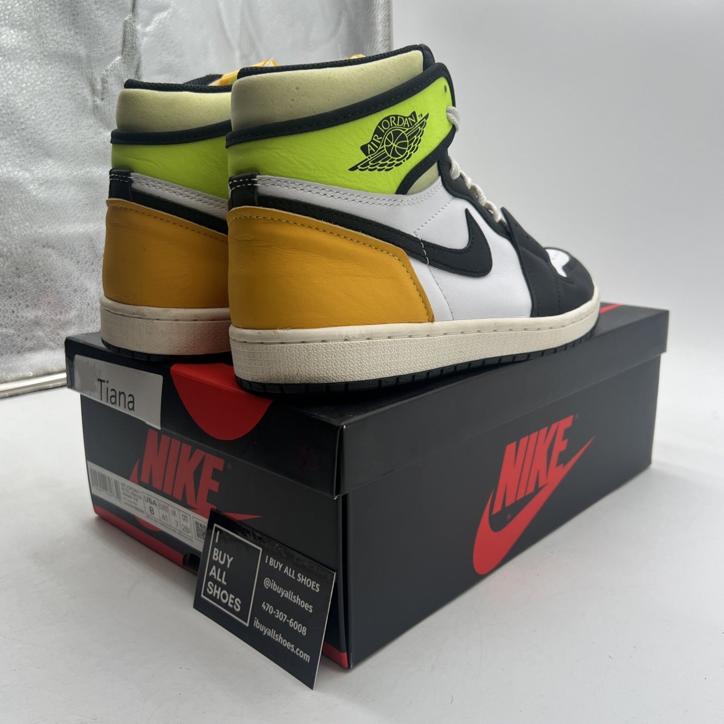 Size 8 - Air Jordan 1 Retro High OG Volt (555088-118)