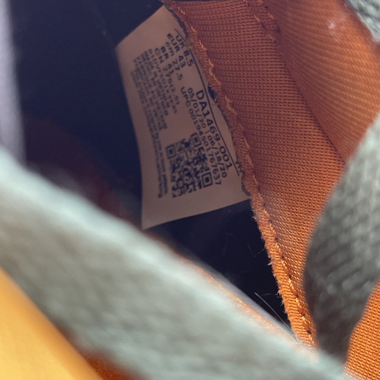 Size 9.5 - Nike Dunk SP Retro 2020 Low Ceramic Orange Green Suede (DA1469-001)