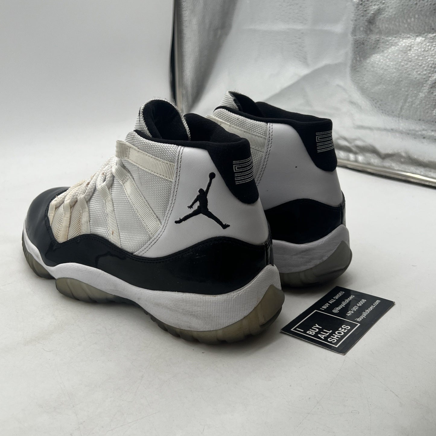 Size 9.5 - Air Jordan 11 Retro Concord 2011 (378037-107)