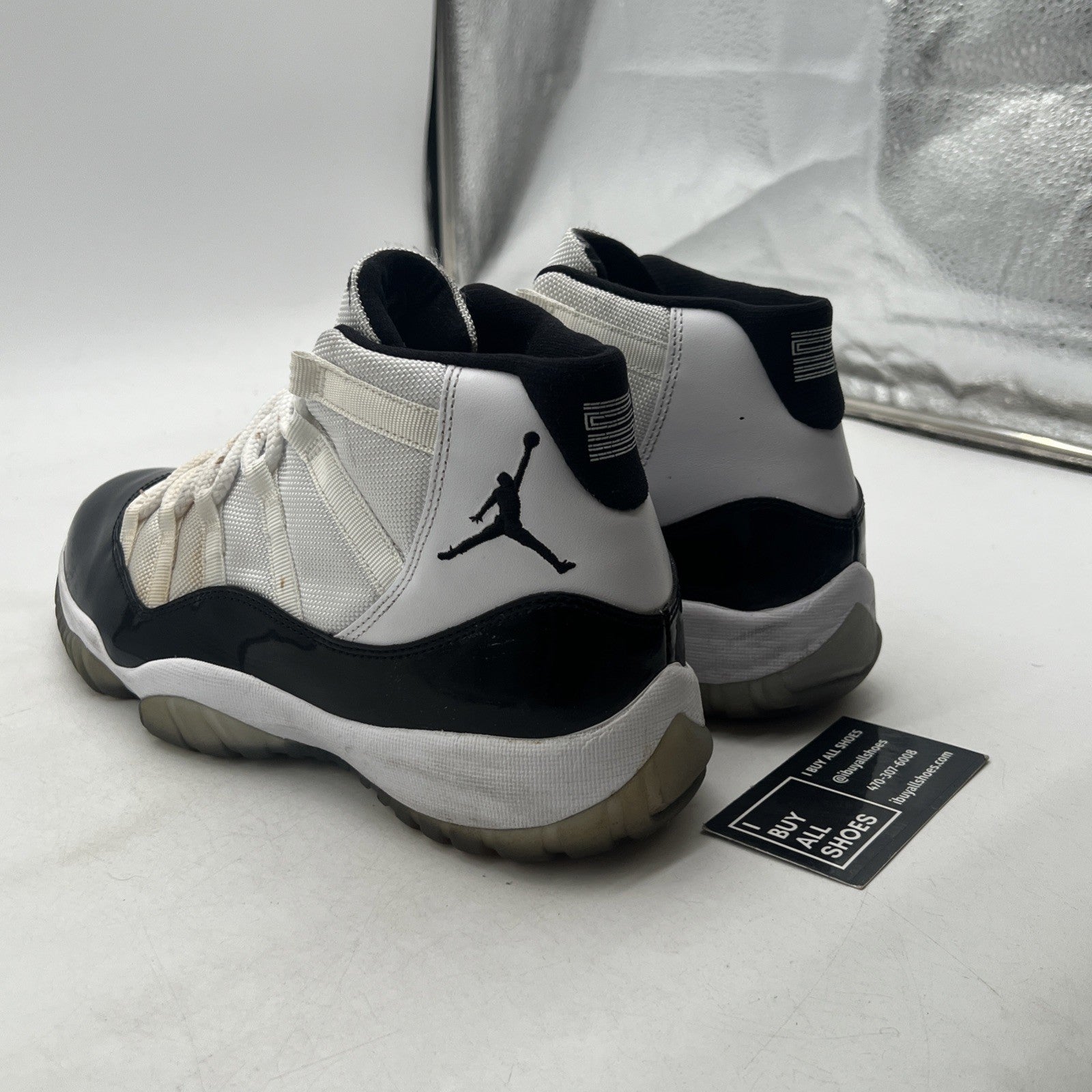 Size 9.5 - Air Jordan 11 Retro Concord 2011 (378037-107)