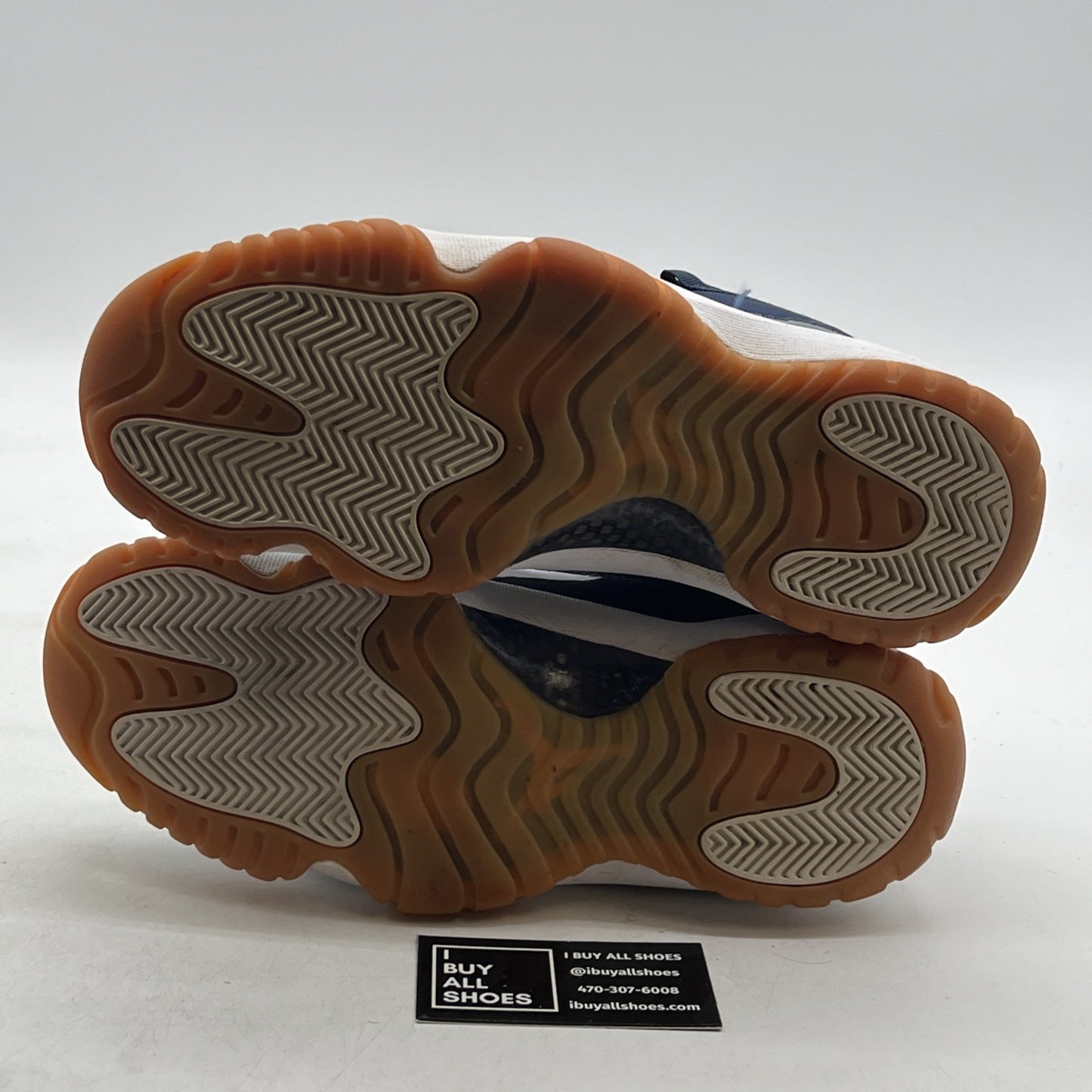Size 9.5 - Air Jordan 11 Retro Low Navy Gum (528895-405)