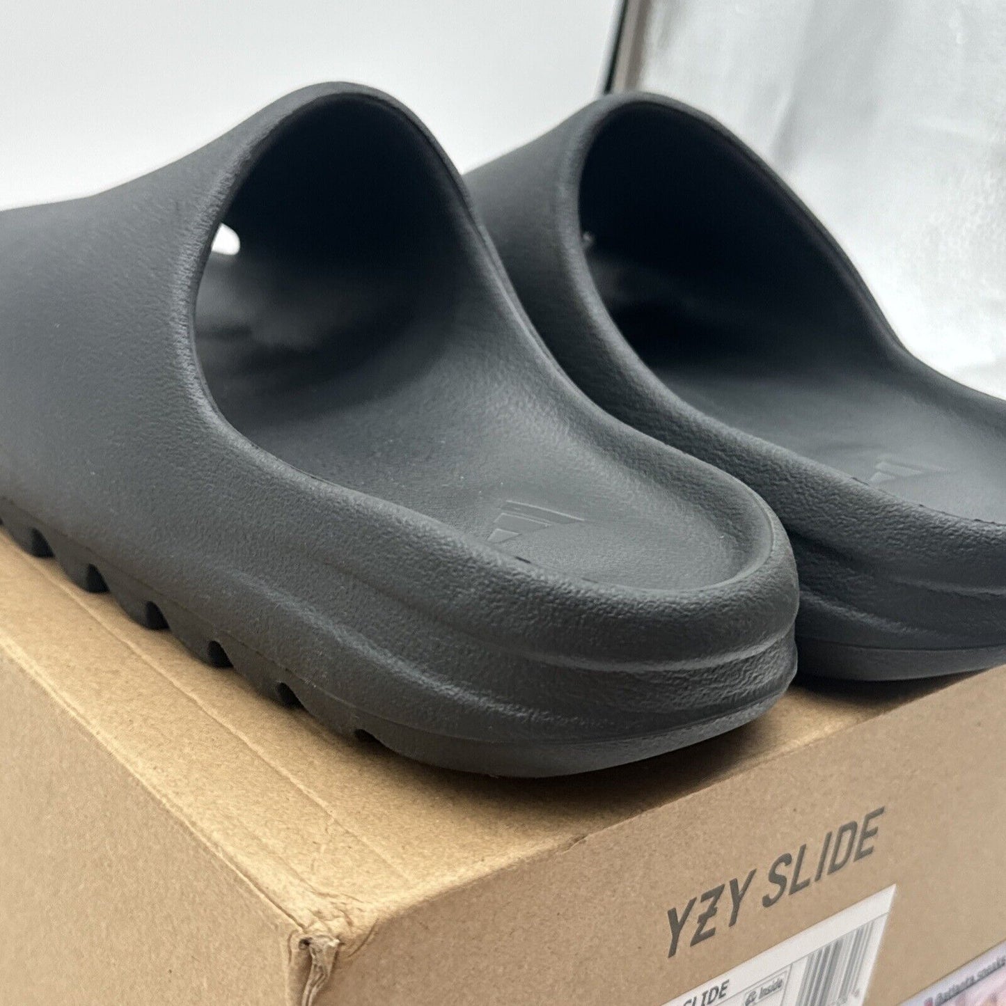 Size 9 - adidas Yeezy Slide Onyx 2022 Black Foamy Kanye Comfy Boys Winter Vibe