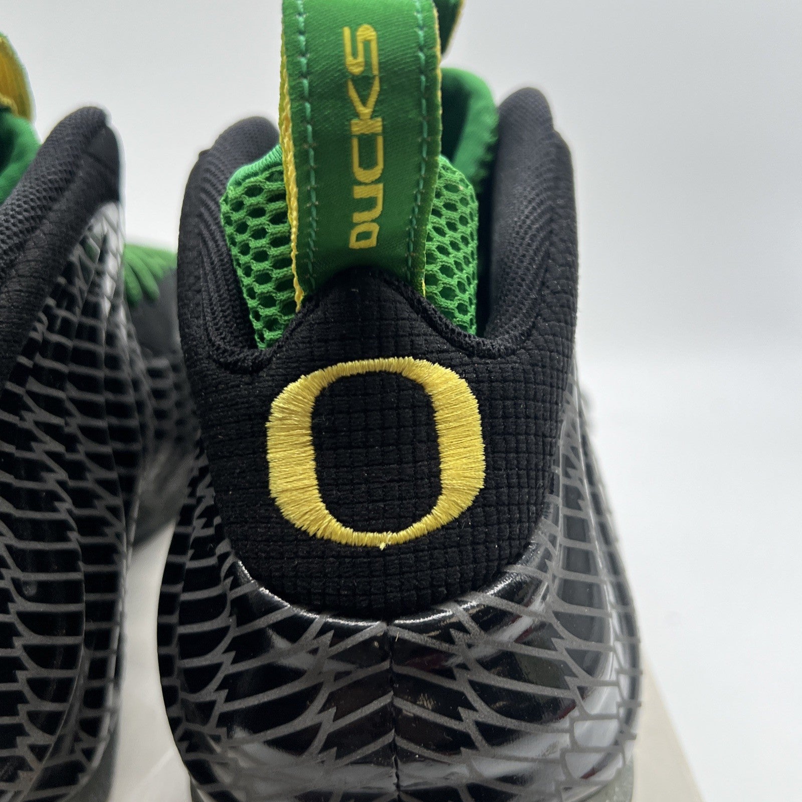Size 13 - Nike Air Foamposite One Oregon Ducks (652110-001)