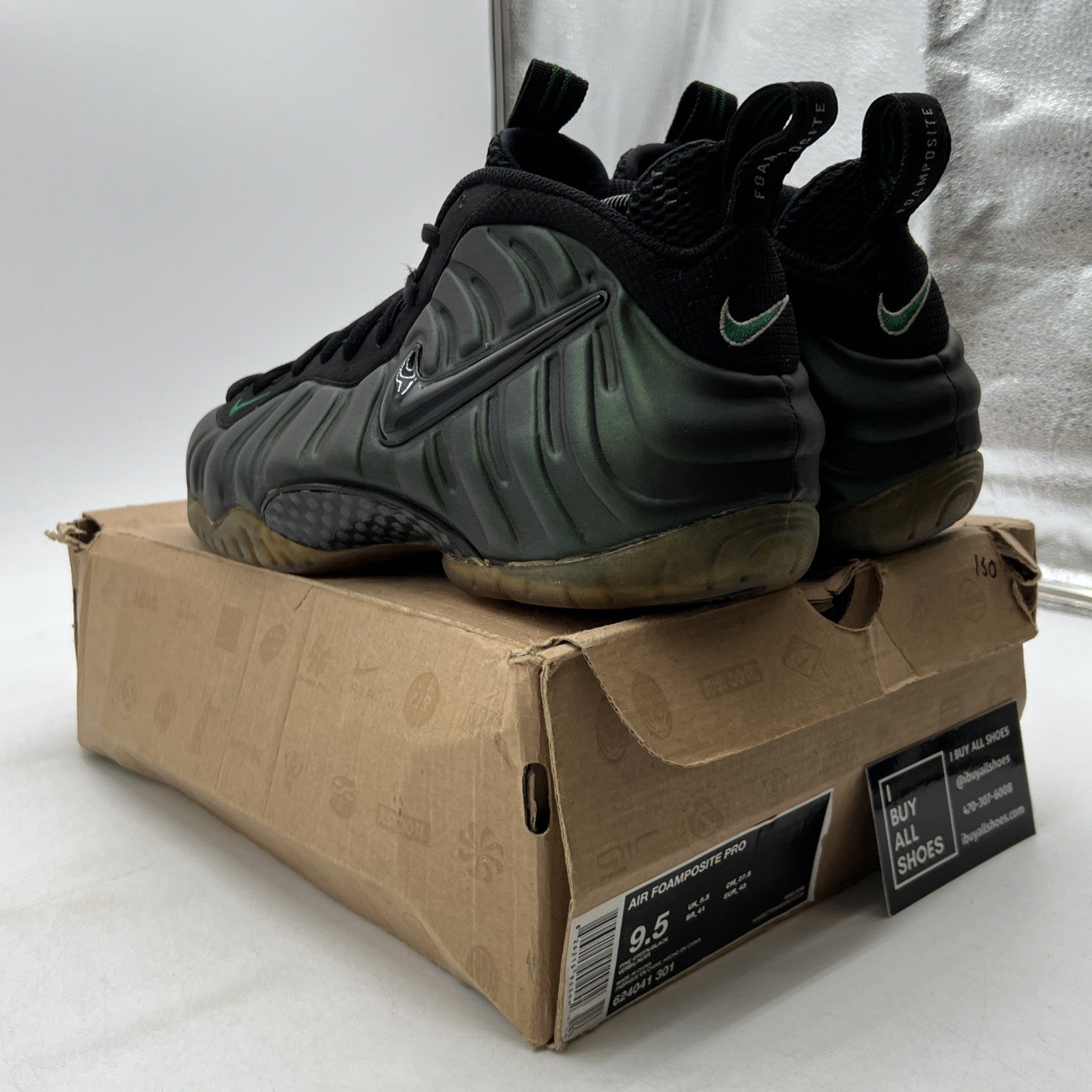 Size 9.5 - Nike Air Foamposite Pro Pine Green (624041-301)