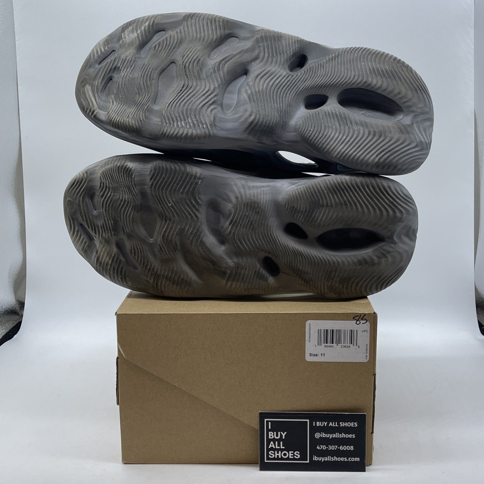 Size 11 - NEW YEEZY Foam Runner MX Granite Grey Rubber   (IE4931)