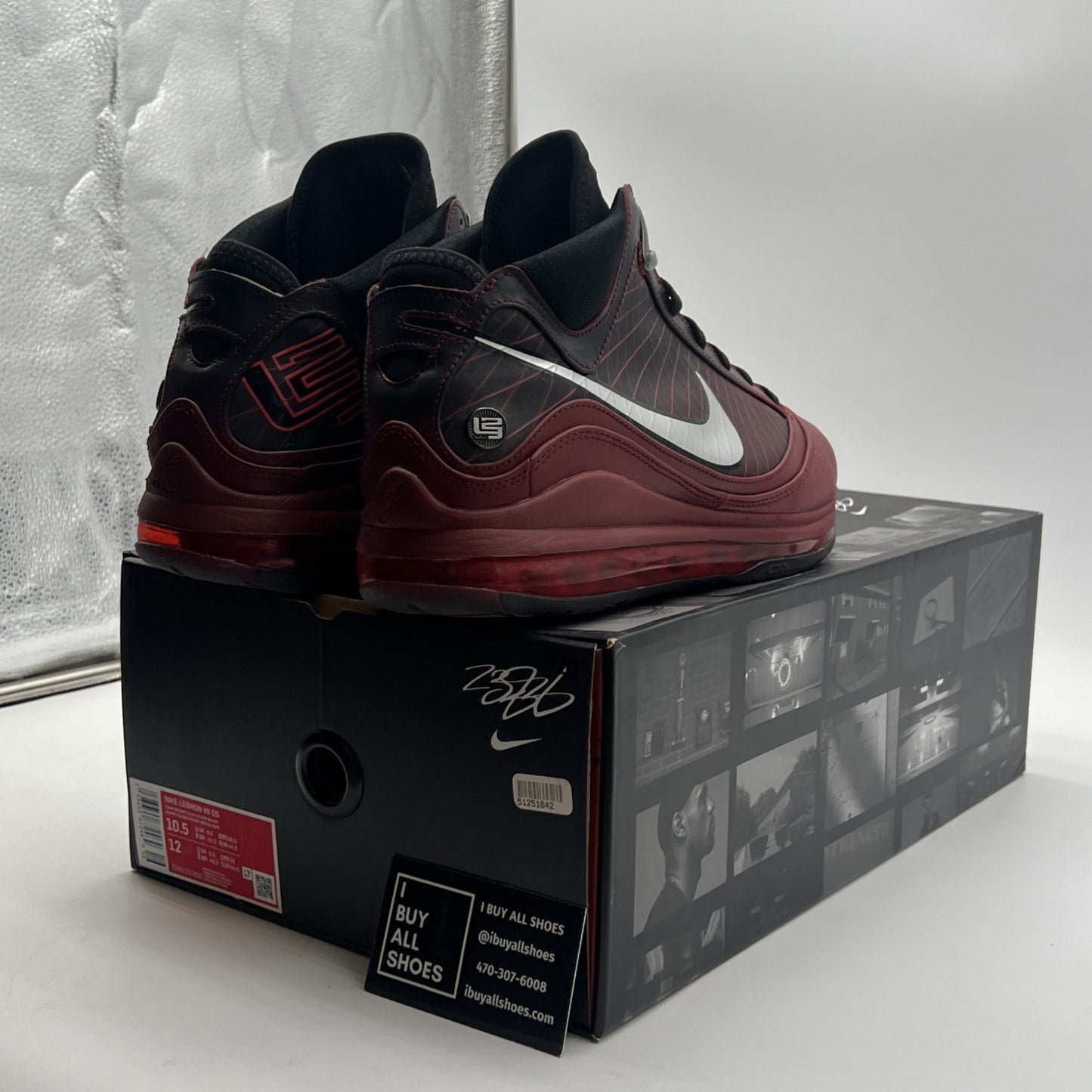 Size 10.5 - Nike Air Max LeBron VII Retro QS Christmas 2019 (CU5133-600)