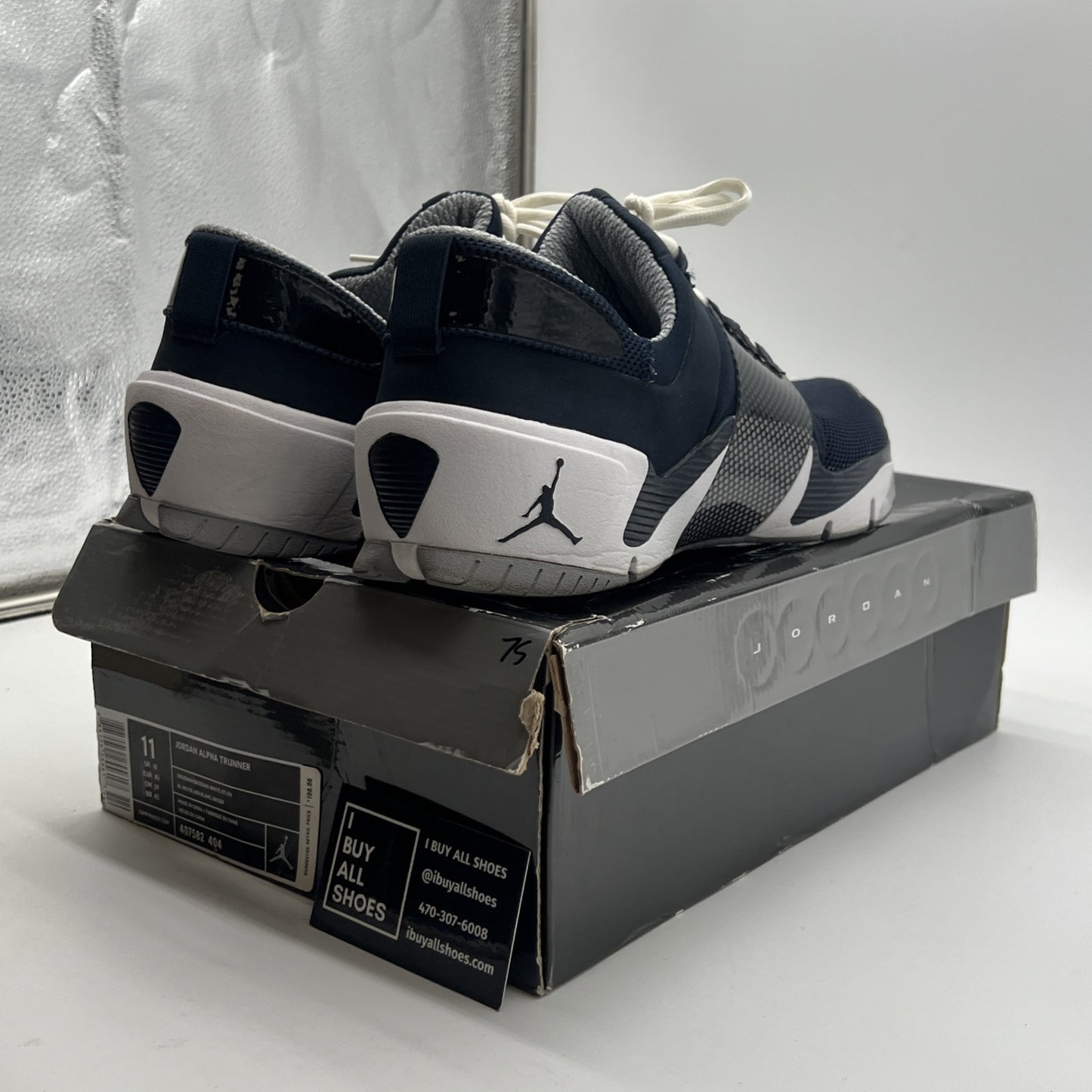Size 11 - Jordan Alpha Trunner Obsidian (407582-404)