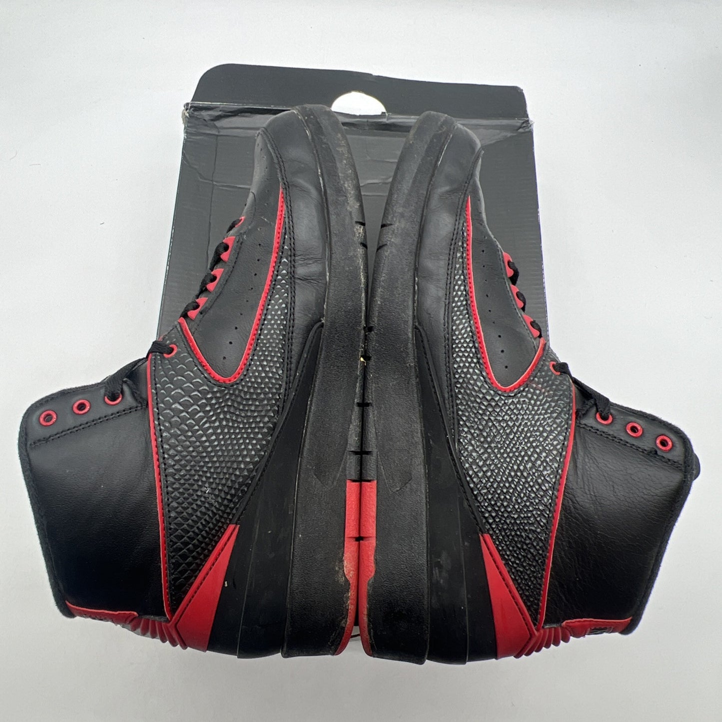 Size 10.5 - Air Jordan 2 Retro Alternate 87 (834274-010)
