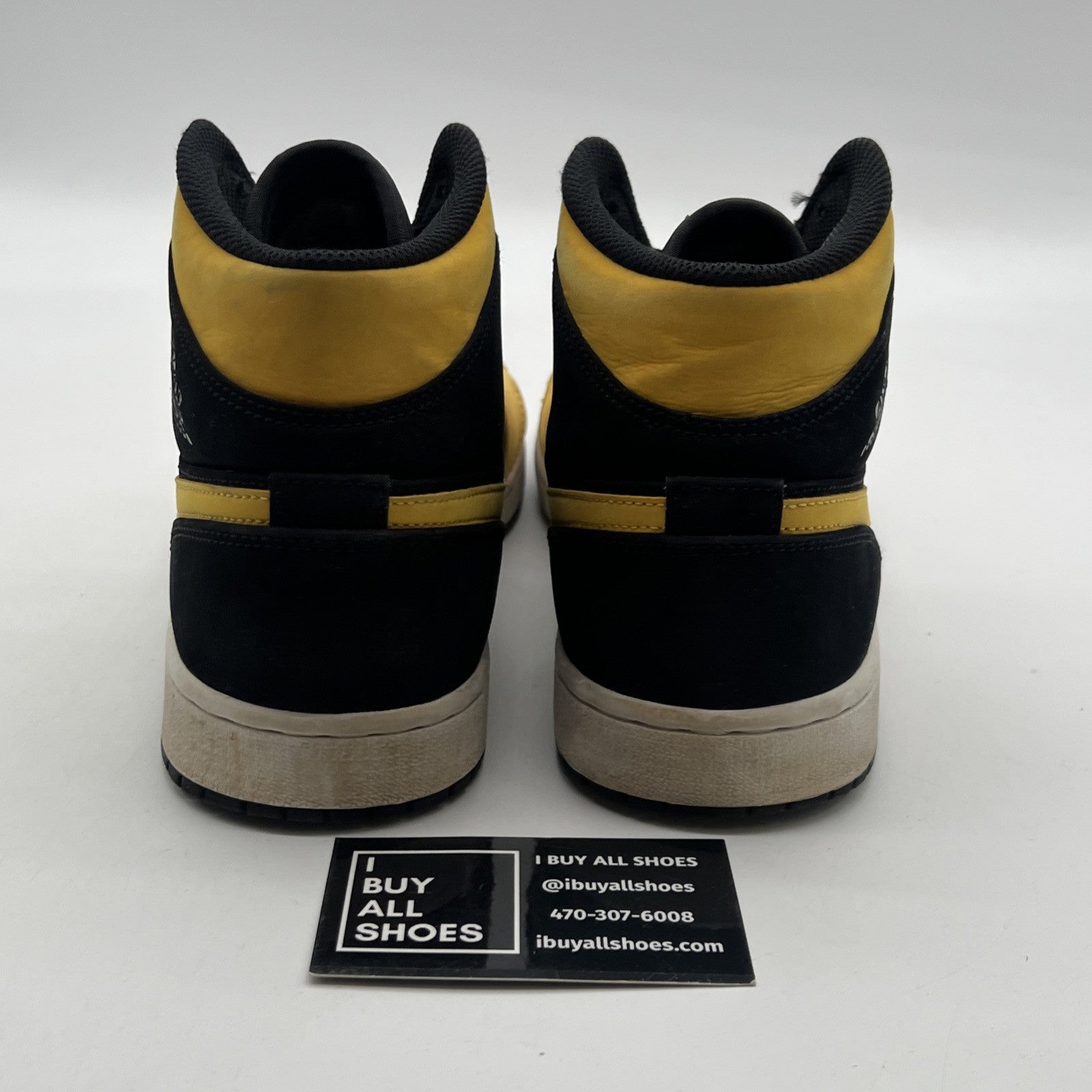 Size 9.5 - Air Jordan 1 Retro Mid Reverse New Love (554724-071)