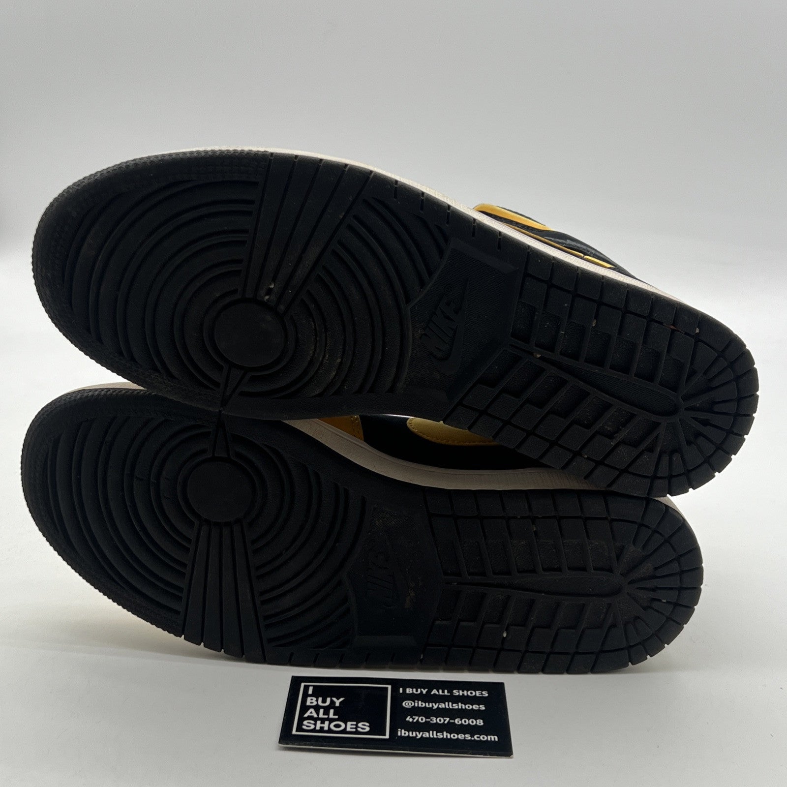 Size 9.5 - Air Jordan 1 Retro Mid Reverse New Love (554724-071)