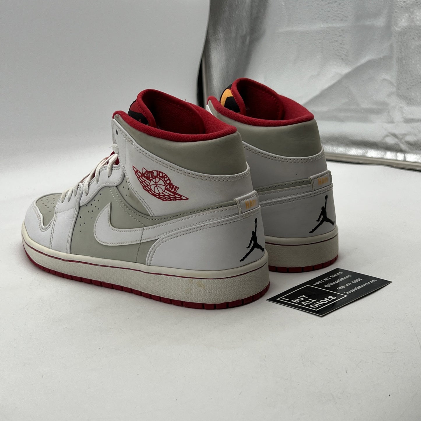 Size 10 - Air Jordan 1 2015 Mid Hare (719551-123)