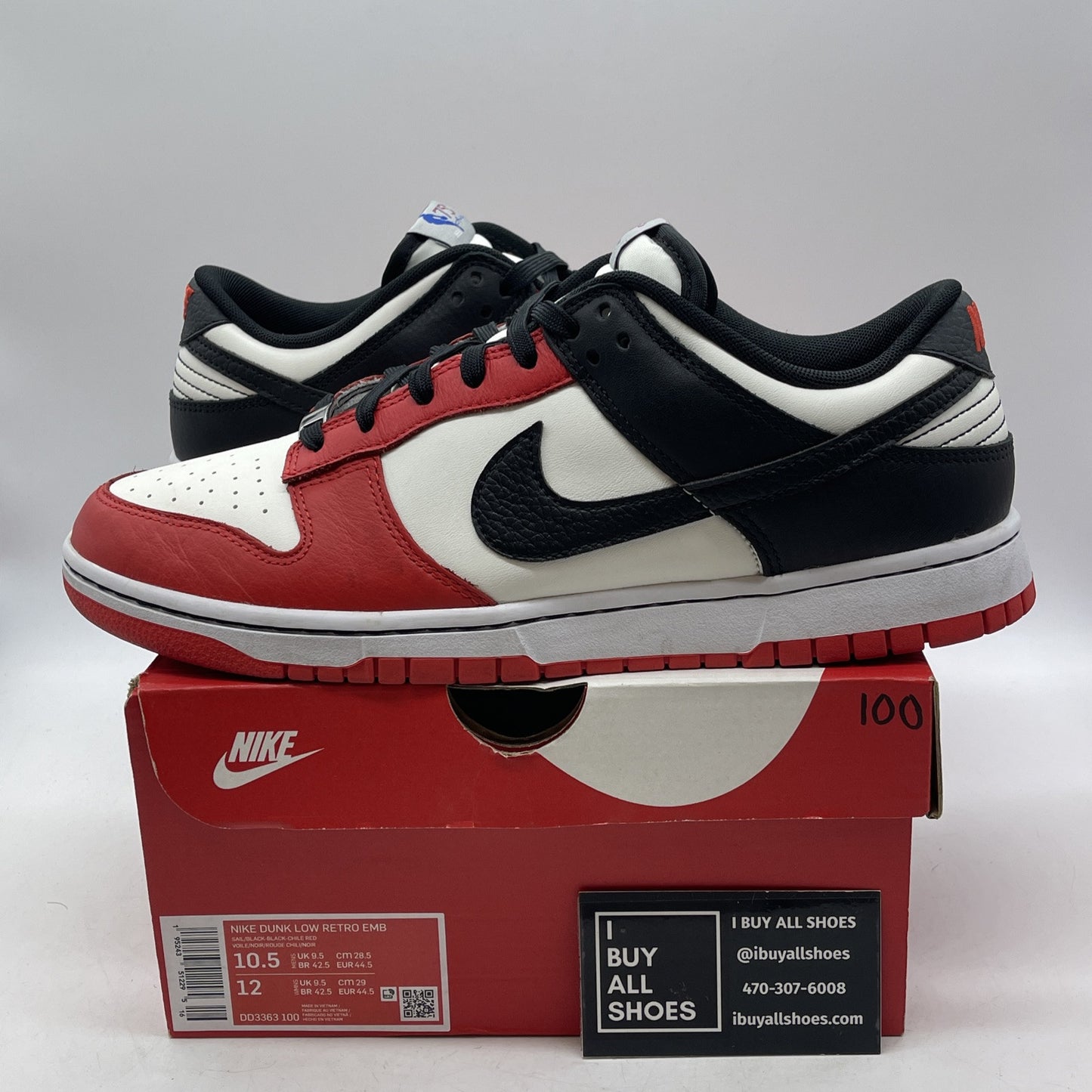 Size 10.5 - Nike Dunk Low EMB x NBA 75th Anniversary - Bulls (DD3363-100)