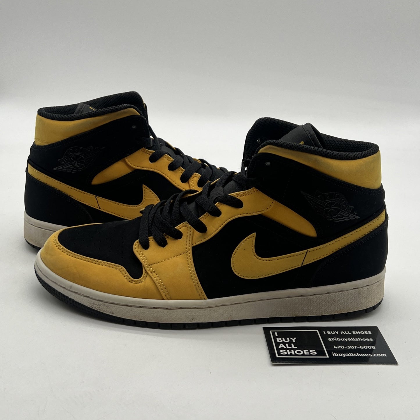 Size 9.5 - Air Jordan 1 Retro Mid Reverse New Love (554724-071)