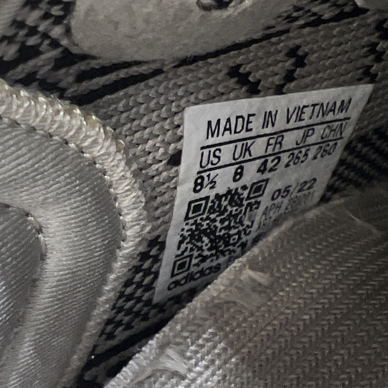 Size 8.5 - Adidas Yeezy Boost 350 V2 Low Slate (HP7870)