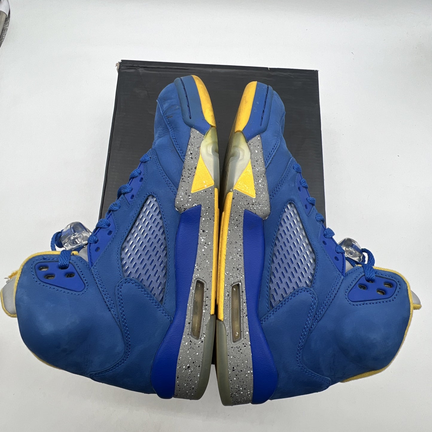 Size 9 - Air Jordan 5 Retro Laney (CD2720-400)