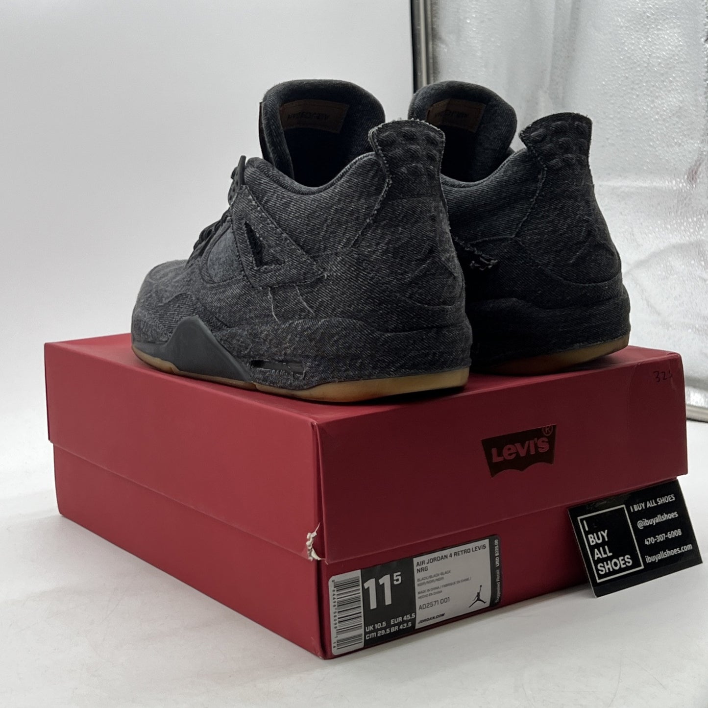 Size 11.5 - Levi's x Air Jordan 4 Retro Black Denim (AO2571-001)