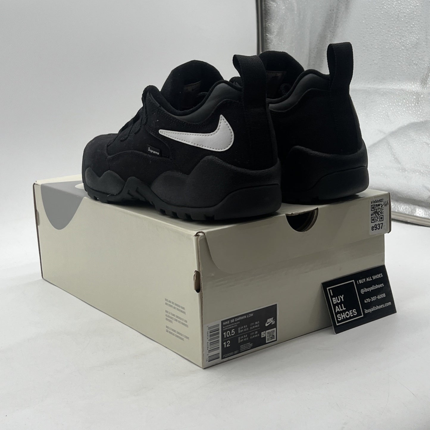 Size 10.5 - Nike Supreme x Darwin SB Low Black (FQ3000-001)