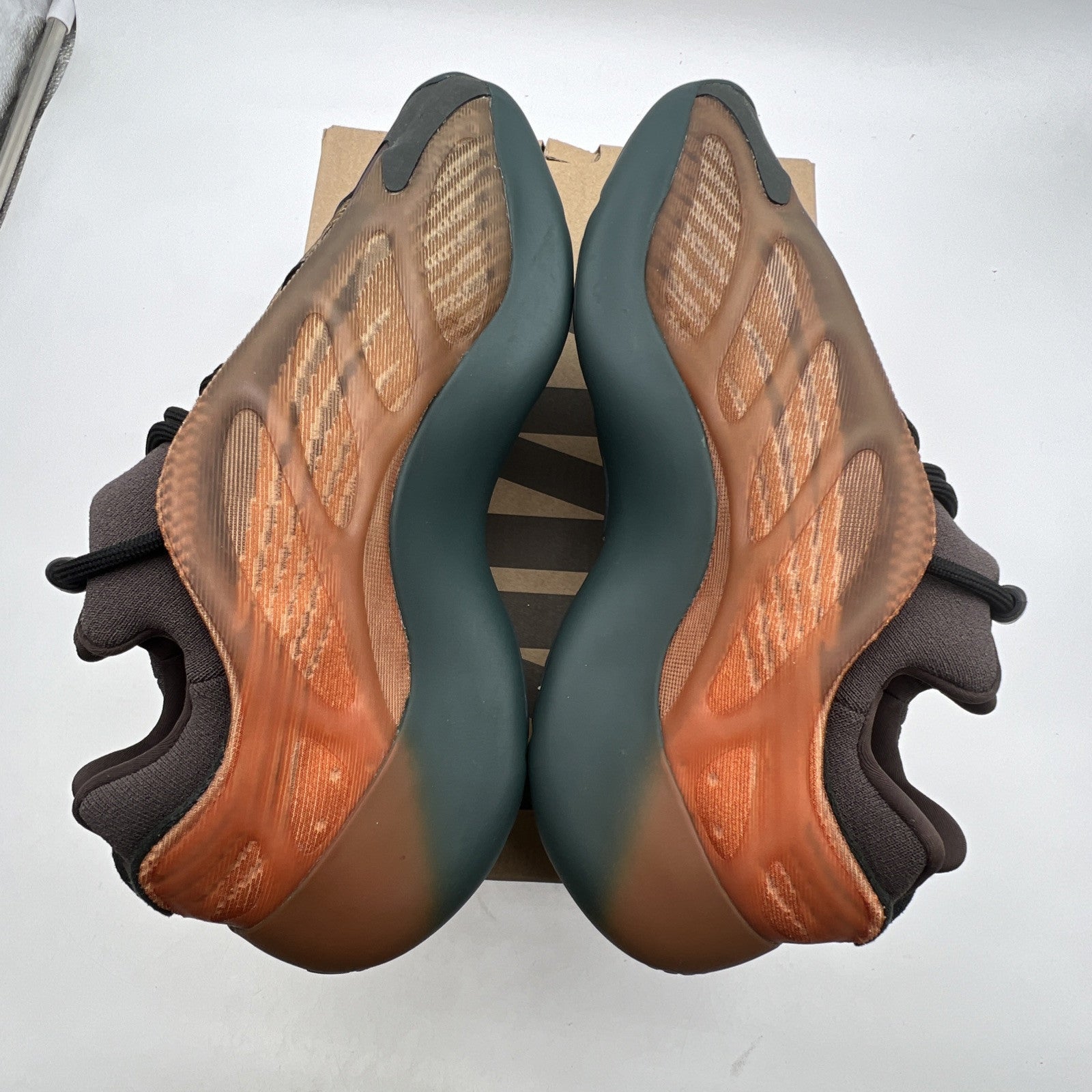 Size 10 - adidas Yeezy 700 V3 Copper Fade (GY4109)