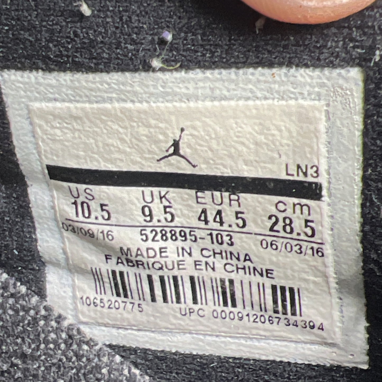 Size 10.5 - Air Jordan 11 Retro Low Closing Ceremony (528895-103)