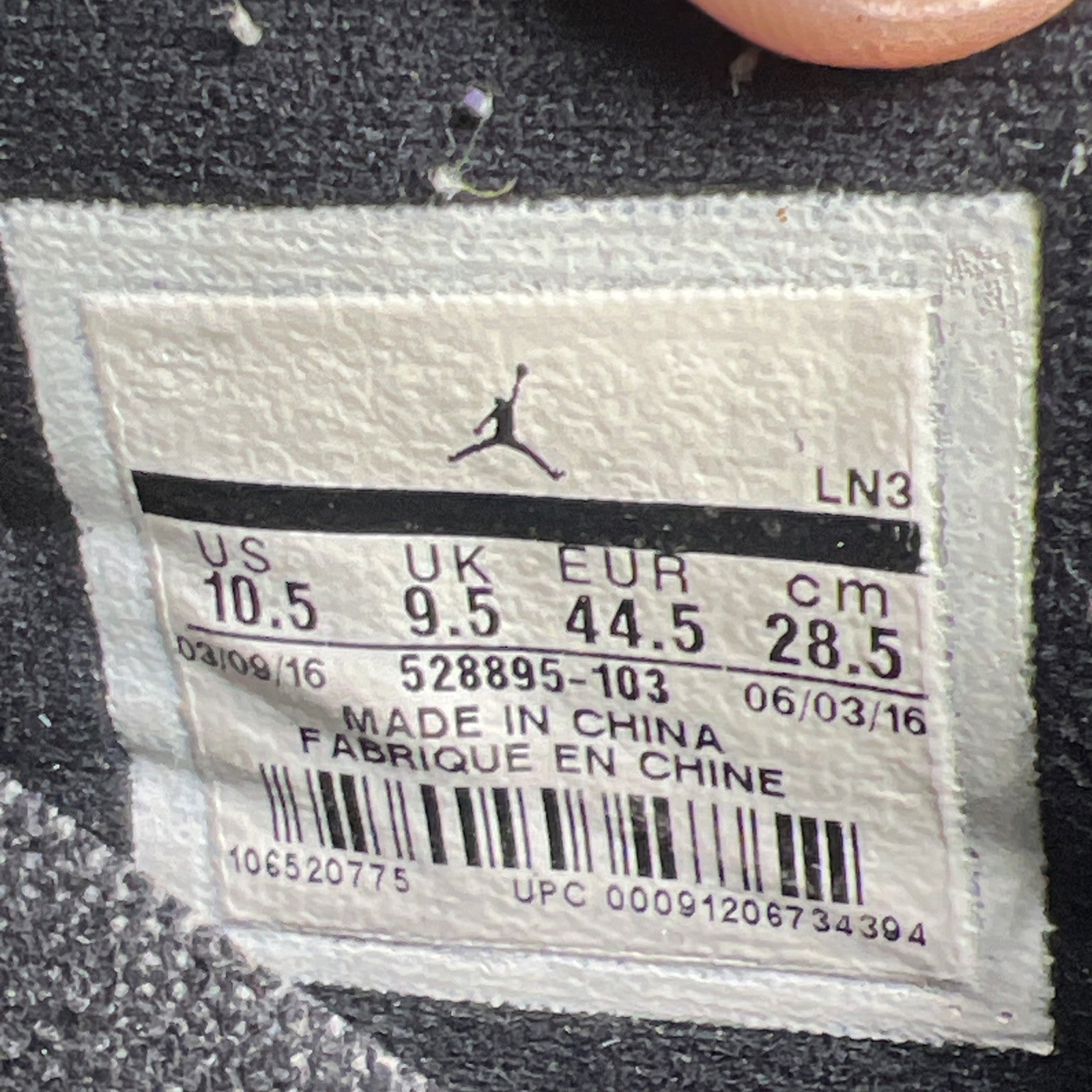 Size 10.5 - Air Jordan 11 Retro Low Closing Ceremony (528895-103)