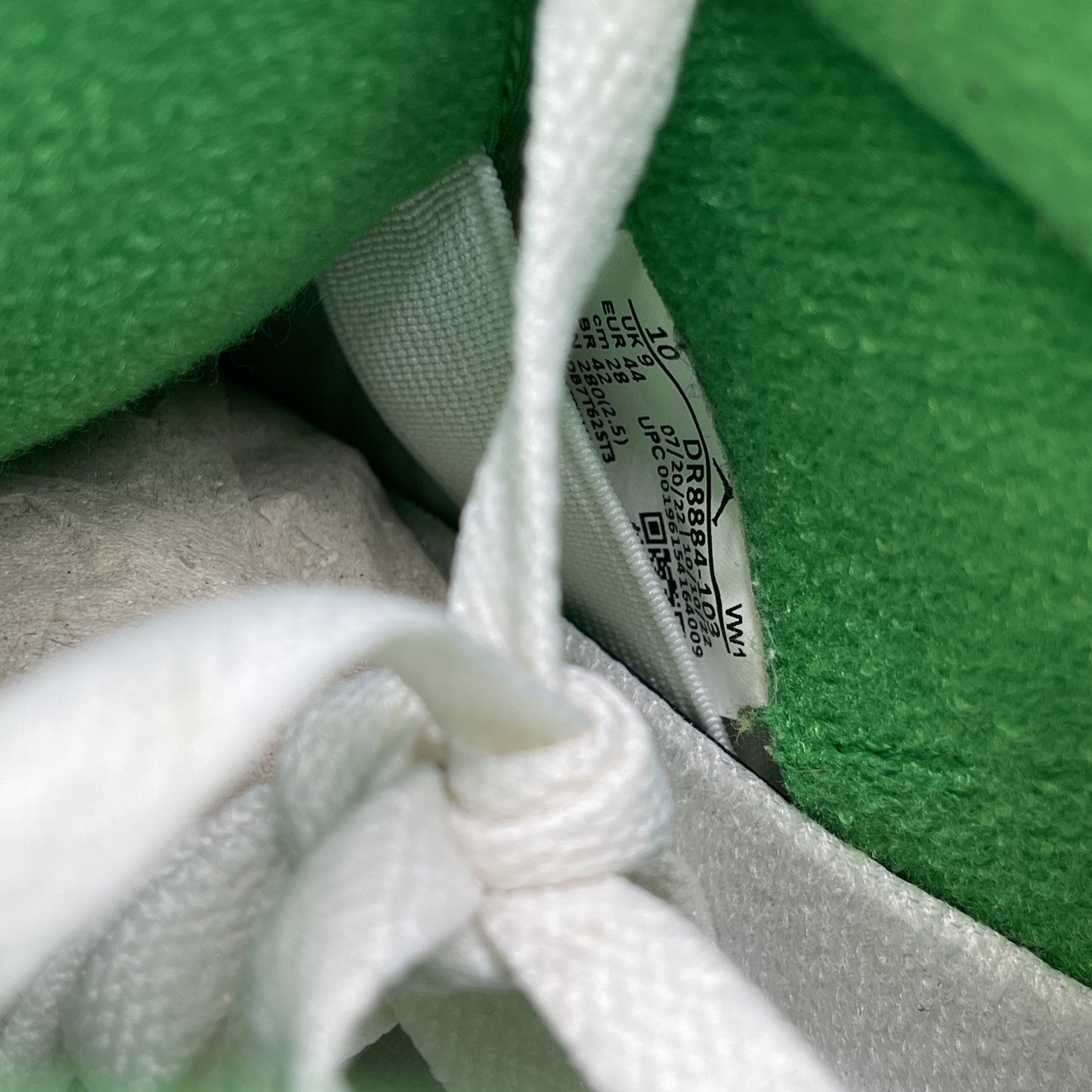 Size 10 - Jordan 2 Retro Lucky Green White Leather (DR8884-103)