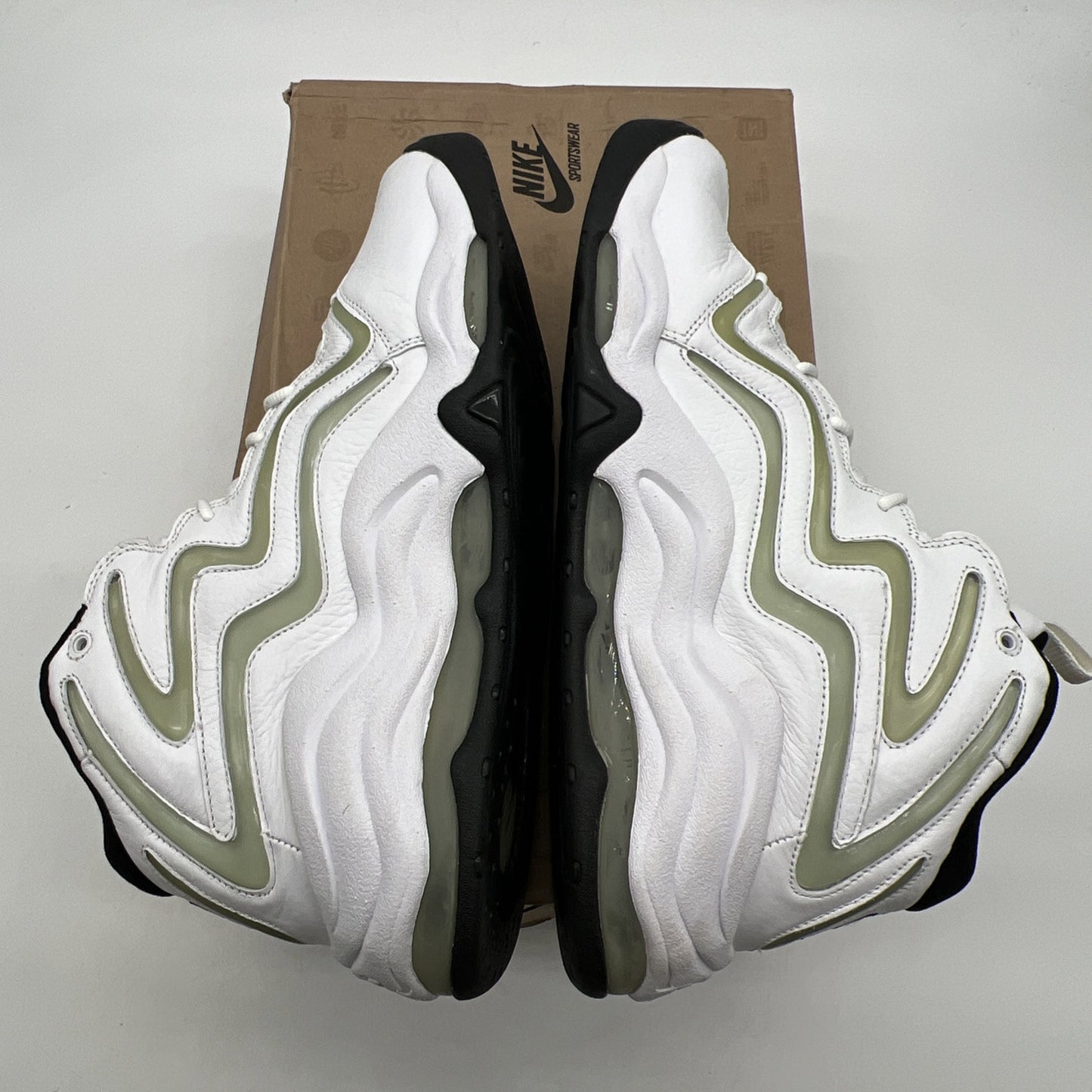 Size 11 - Nike Air Pippen White Black (325001-101)