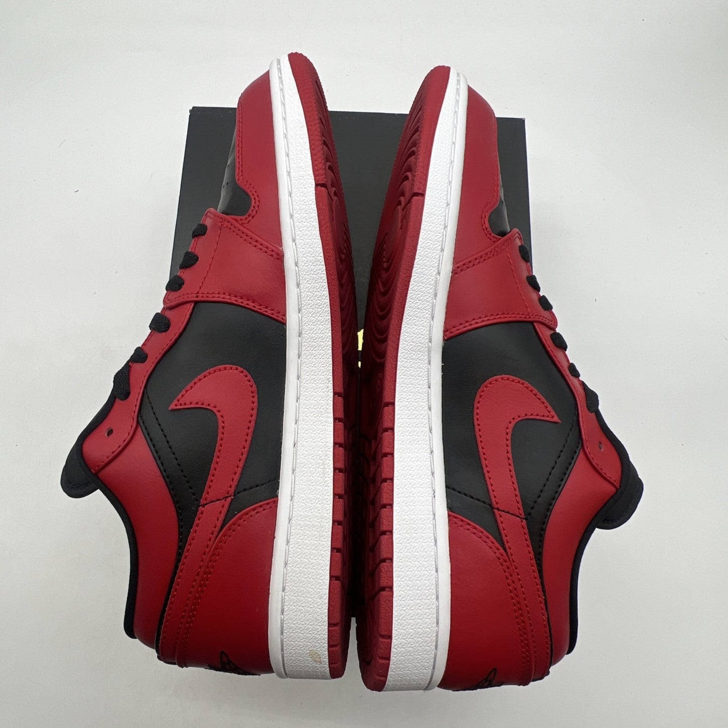 Size 10.5 - Air Jordan 1 Low Reverse Bred (553558-606)