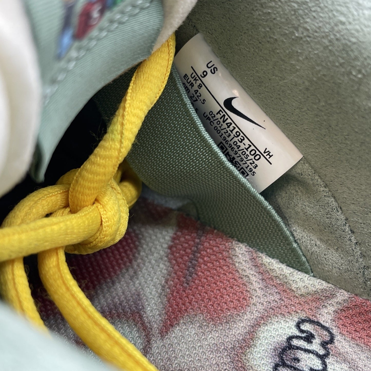 Size 9 - Nike Crenshaw Skate Club x Dunk SB Low Ivory Suede (FN4193-100)