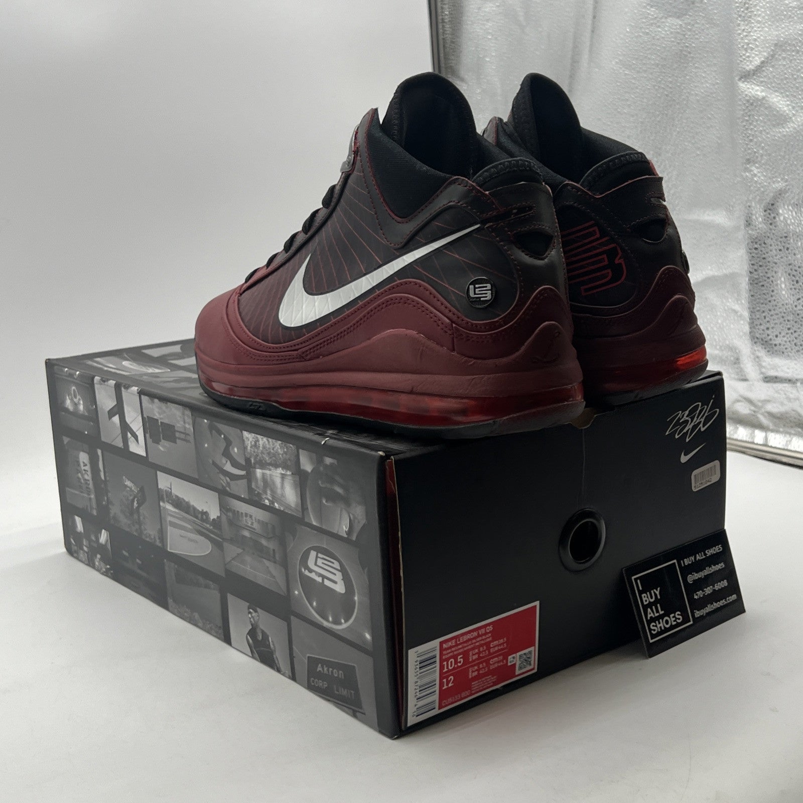 Size 10.5 - Nike Air Max LeBron VII Retro QS Christmas 2019 (CU5133-600)