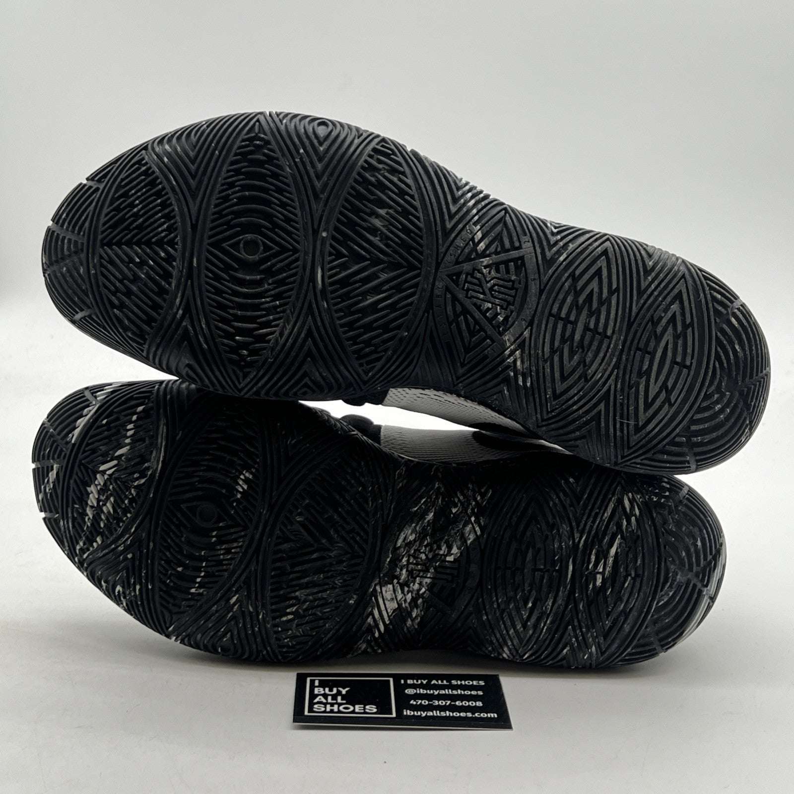Size 11.5 - Nike Kyrie 5 Oreo - (AO2918-100)