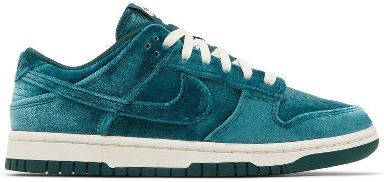 Size 8.5 - Nike Dunk Low Green Velvet W (DZ5224-300)