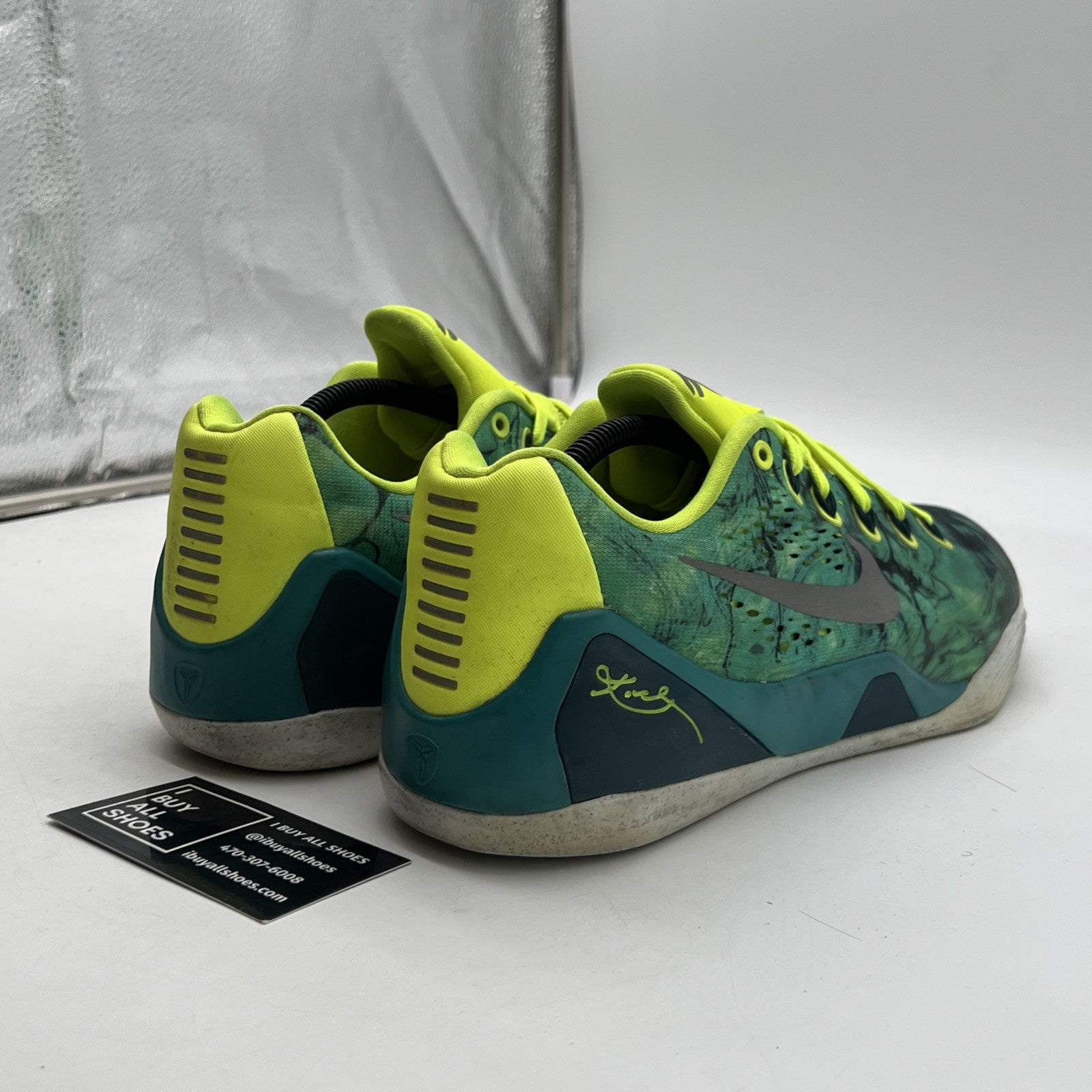 Size 11 - Nike Kobe 9 EM Easter (646701-300)