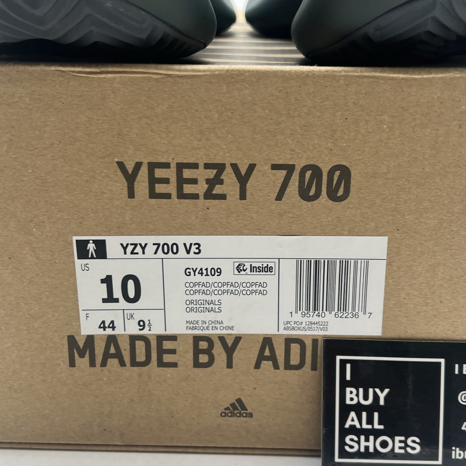 Size 10 - adidas Yeezy 700 V3 Copper Fade (GY4109)