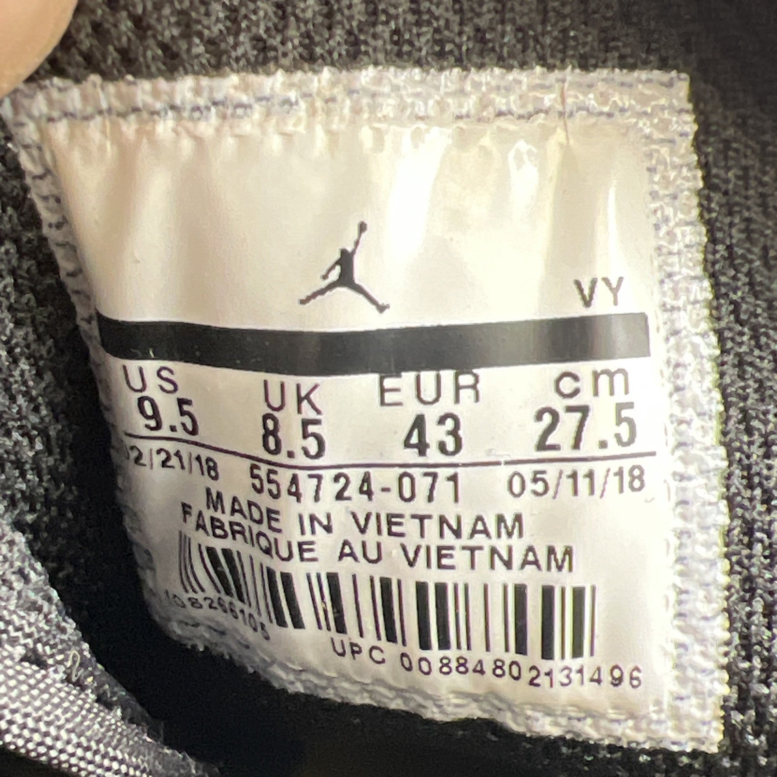 Size 9.5 - Air Jordan 1 Retro Mid Reverse New Love (554724-071)