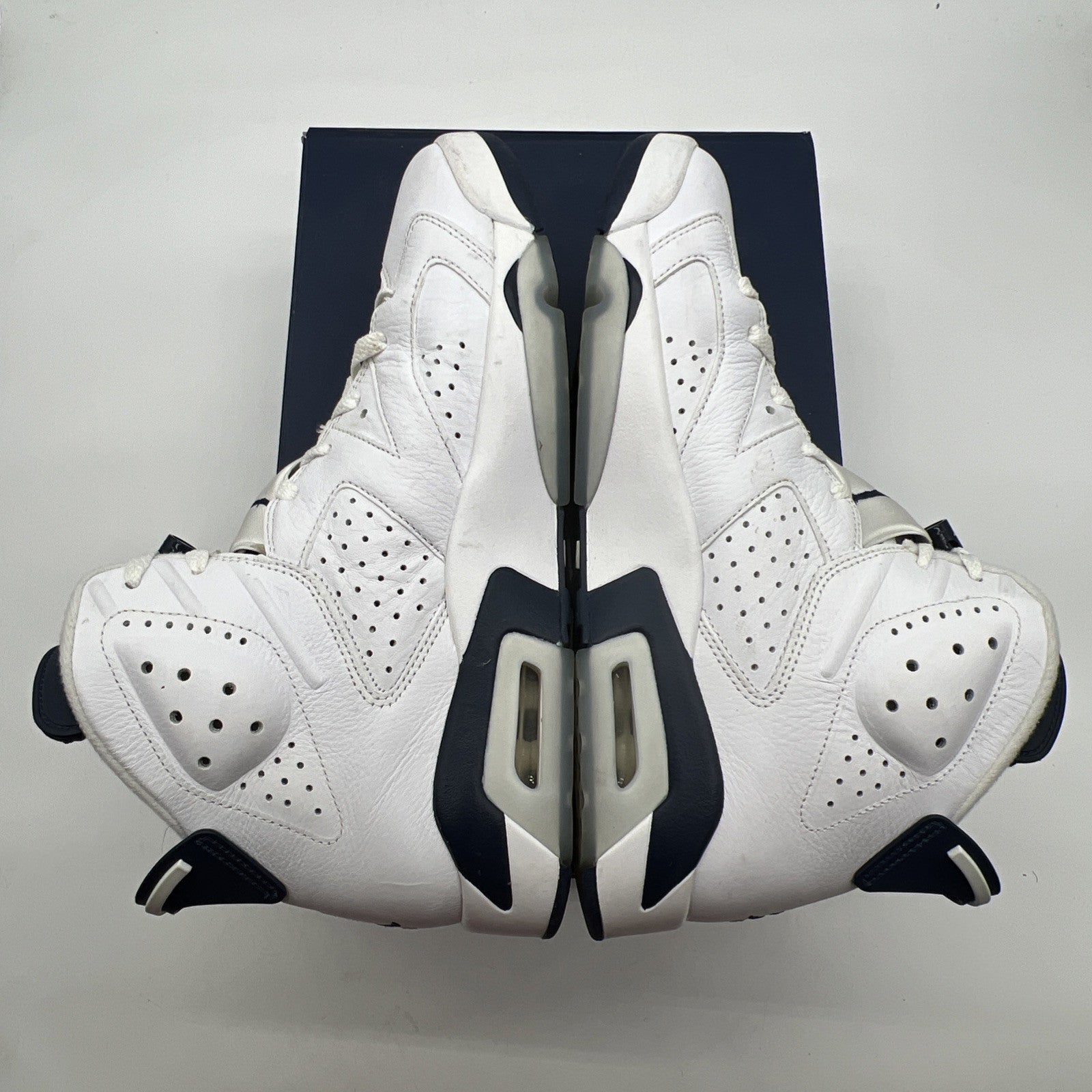 Size 10.5 - Air Jordan 6 Retro Midnight Navy (CT8529-141)