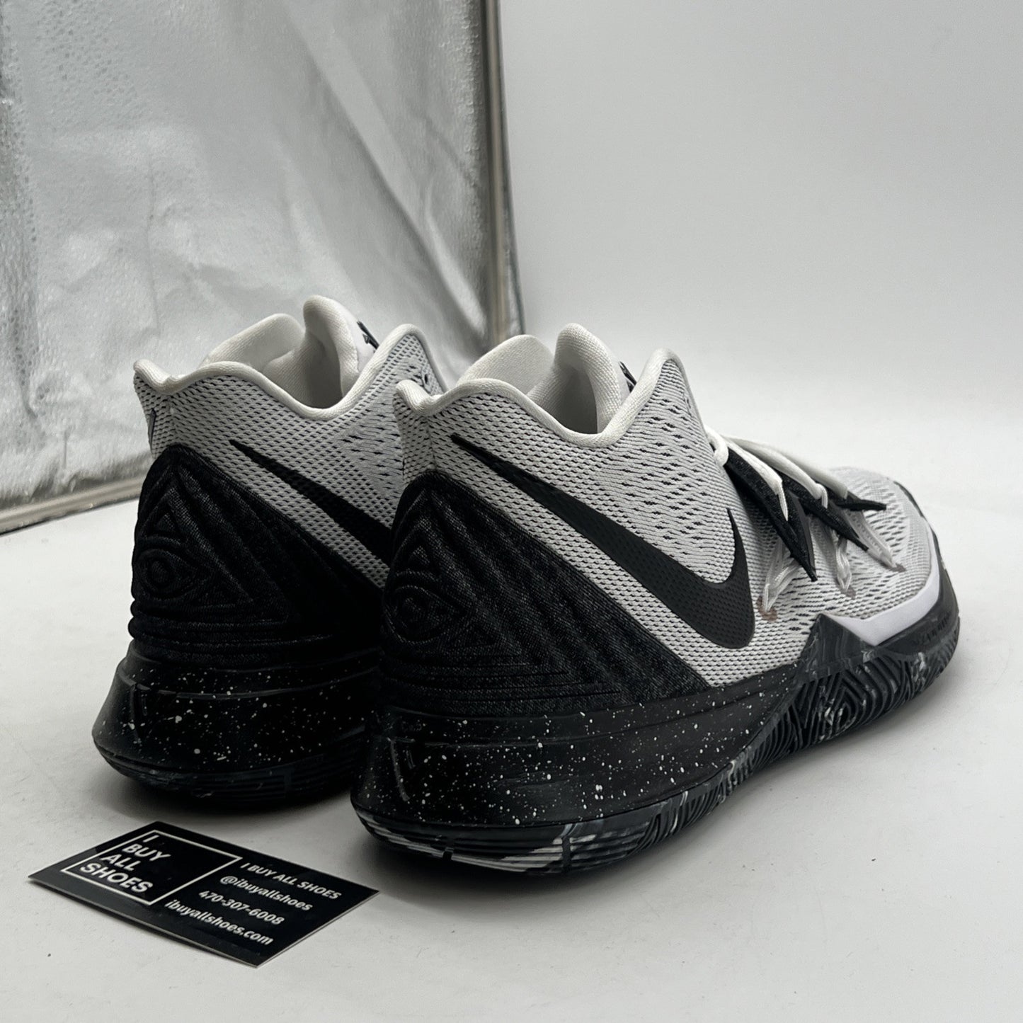 Size 11.5 - Nike Kyrie 5 Oreo - (AO2918-100)