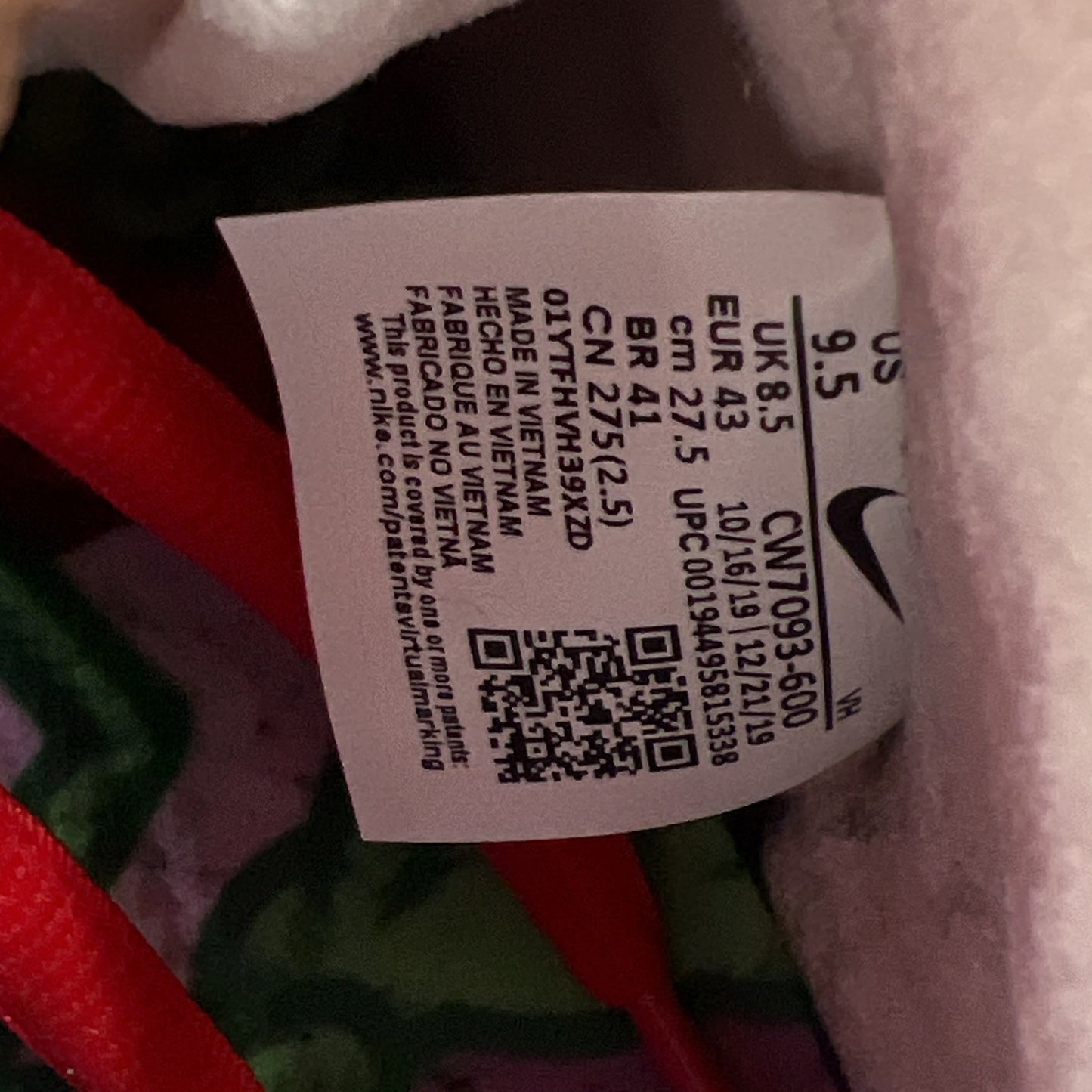 Size 9.5 - Nike SB Dunk High Strawberry Cough (CW7093-600)