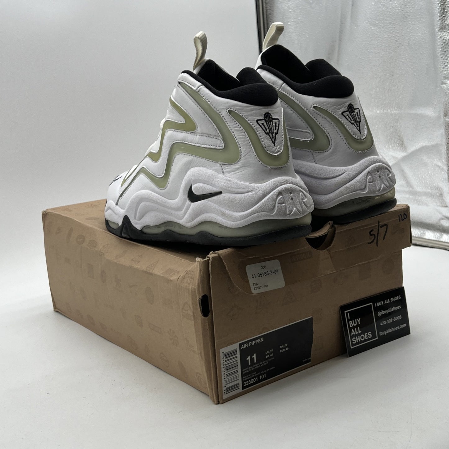 Size 11 - Nike Air Pippen White Black (325001-101)