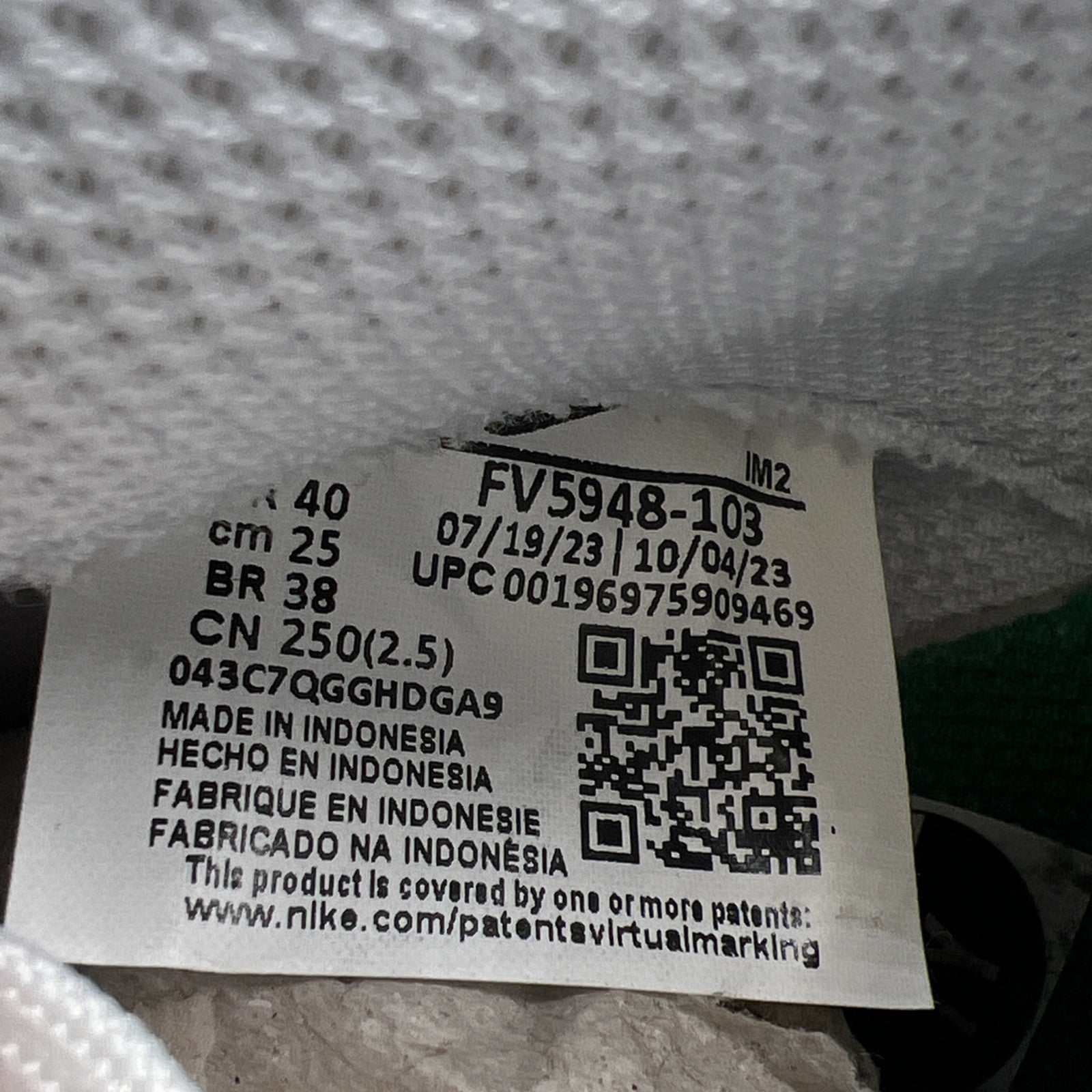 Size 7Y - Nike Air Force 1 White Green Malachite (FV5948-103)