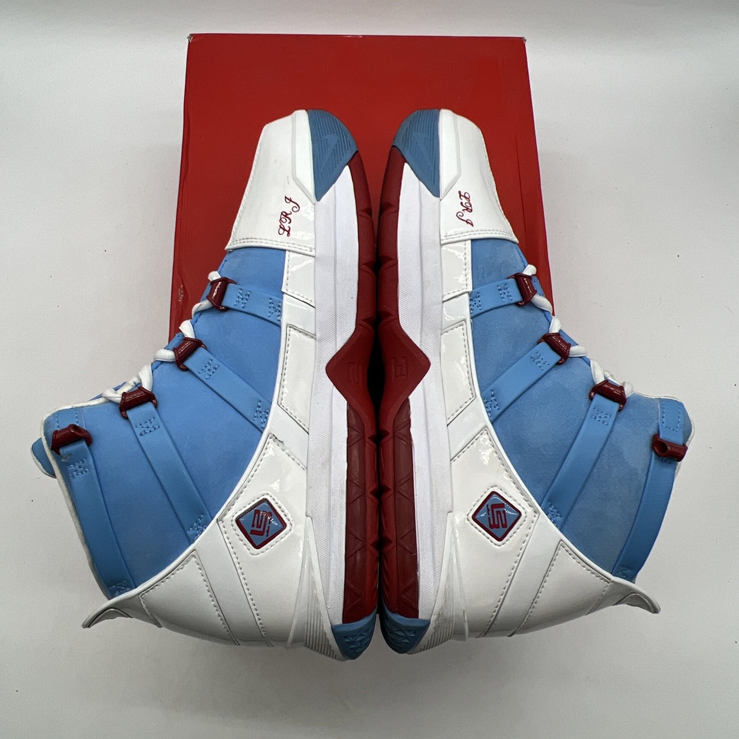 Size 10 - Nike Zoom LeBron 3 Houston Oilers (AO2434-400)