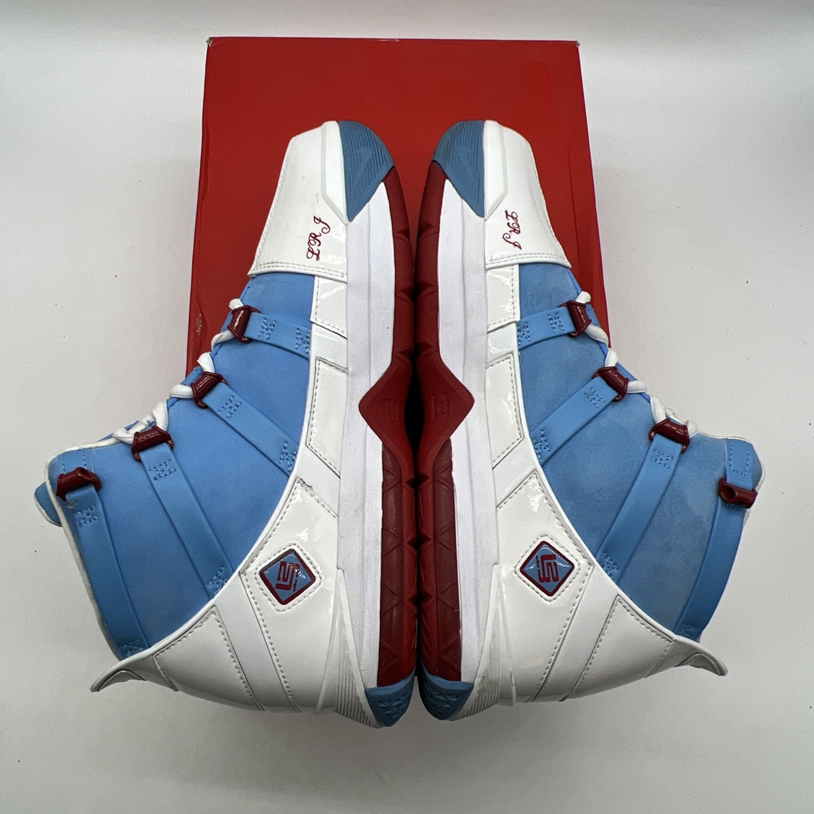Size 10 - Nike Zoom LeBron 3 Houston Oilers (AO2434-400)