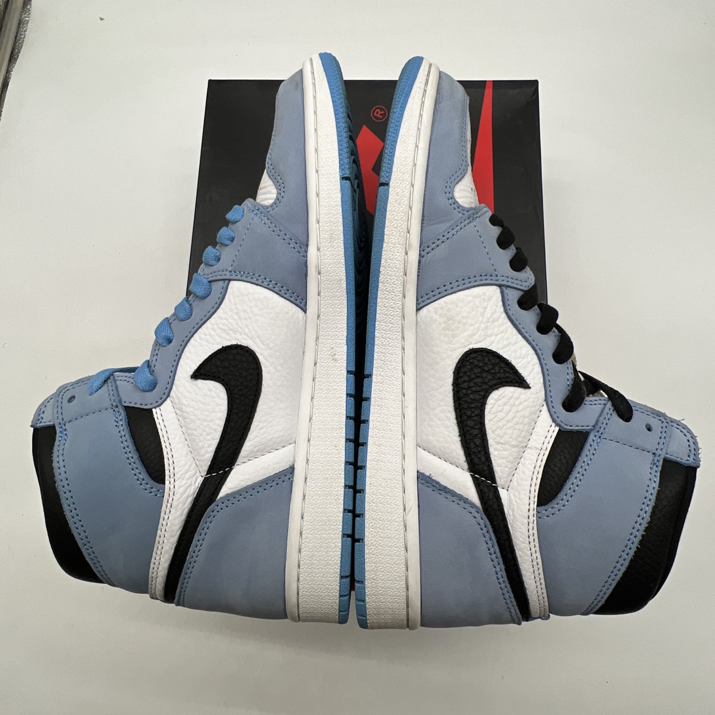 Size 10.5 - Air Jordan 1 Retro OG High University Blue (555088-134)