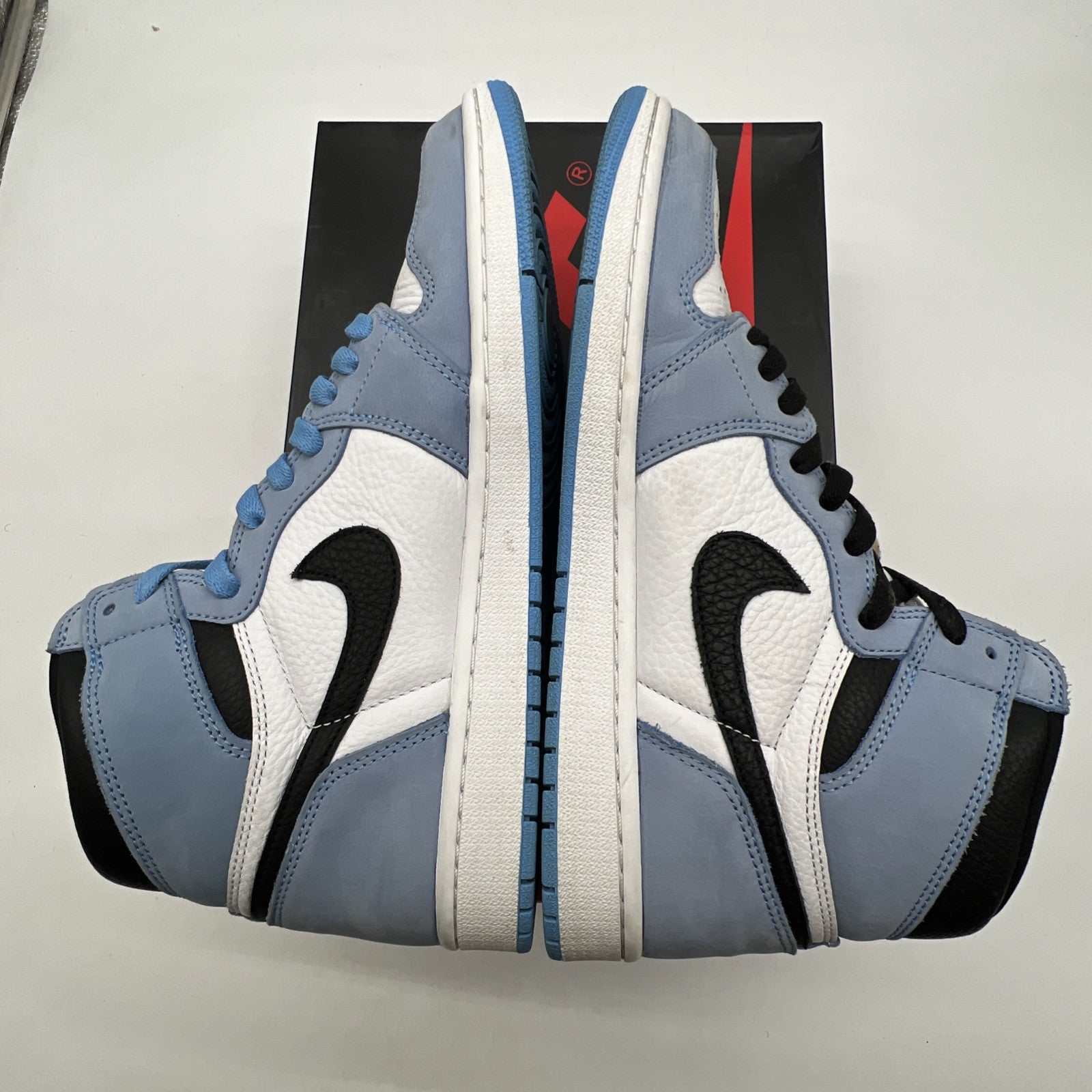 Size 10.5 - Air Jordan 1 Retro OG High University Blue (555088-134)