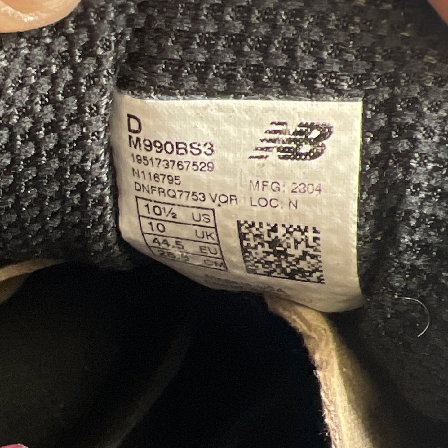 Size 10.5 - New Balance 990v3 Black And Silver (M990BS3)